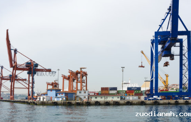 有些供应商没有进出口权，无法直接买卖出口到区内，所以要找进出口代理公司