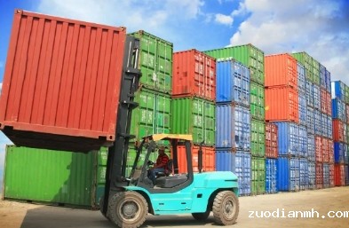 进口货代业务的前景和面临的挑战，并展望未来的发展方向和机遇