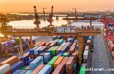 随着国际合作的日益加强，俄罗斯进出口物流将不断完善和发展